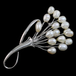 Broche perle d'eau douce, perle d'eau douce cultivée, avec laiton, fleur, avec strass, blanc, 6-7mm, 64x50mm, Vendu par PC