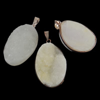 quartz clair Pendentif, avec laiton, ovale, naturel, 24-37mm, Trou:Environ 10x6mm, 10PC/sac, Vendu par sac