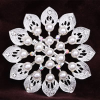 Cristal Broche Perla, aleación de zinc, Flor, chapado en color de plata, con perlas de cristal & con diamantes de imitación, libre de níquel, plomo & cadmio, 60x60mm, 10PCs/Grupo, Vendido por Grupo