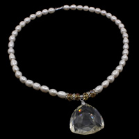 Přírodní Sladkovodní Pearl náhrdelník, s drahokamu mosaz spacer & Krystal, mosaz magnetické zavírání, Trojúhelník, tváří, bílý, 20x29x8mm, 3x8mm, 6x8mm, 8-9mm, Prodáno za Cca 15 inch Strand