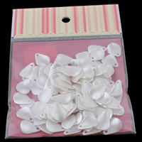 ABS plastik perle Pendel, Leaf, hvid, 13x18x2mm, 100x170mm, Hole:Ca. 1mm, 100pc'er/Bag, Solgt af Bag