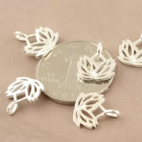 925 Sterling Silver Pendant Leaf hollow Approx 2.4mm Sold By Lot
