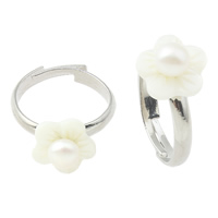 Sladkovodní Pearl prst prsten, s Sladkovodní Shell & Mosaz, mosaz foldover zavírací, Květina, přírodní, nastavitelný, bílý, 11x26x20mm, Velikost:6.5, Prodáno By PC