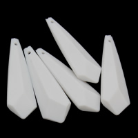 Acryl Hangers, Slinger, gefacetteerde & effen kleur, wit, 12x36x7mm, Gat:Ca 1mm, 2Tassen/Lot, Ca 415pC's/Bag, Verkocht door Lot