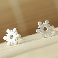 Brass Stud Earring with plastic earnut Flower real silver plated brushed Sold By Pair