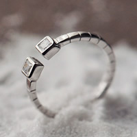Messing Manchet Finger Ring, echte verzilverd, met strass, 5-8mm, Maat:5, Verkocht door PC