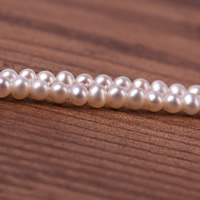 Brambor pěstované sladkovodní perle, Sladkovodní Pearl, přírodní, bílý, 3-4mm, Otvor:Cca 0.8mm, Prodáno za Cca 15.5 inch Strand
