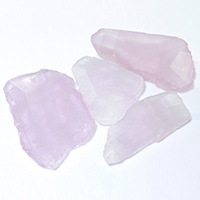 quartz rose Pendentif, naturel, mélangé, 26-38x52-73x9mm, Trou:Environ 2mm, 10PC/lot, Vendu par lot