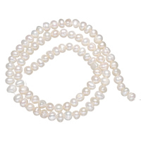 Bulvių išauginti gėlavandenių perlų karoliukai, Gėlo vandens perlų, Bulvė, natūralus, baltas, 4-5mm, Skylė:Apytiksliai 0.8mm, Parduota už 14.5 Inch Strand