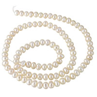 Bulvių išauginti gėlavandenių perlų karoliukai, Gėlo vandens perlų, Bulvė, natūralus, baltas, 4-5mm, Skylė:Apytiksliai 0.8mm, Parduota už Apytiksliai 15.7 Inch Strand