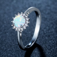 Messing ringen, met White Opal, platinum plated, verschillende binnendiameter voor de keuze & voor vrouw & met strass, nikkel, lood en cadmium vrij, 10-15mm, Verkocht door PC