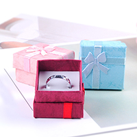 Pap Ring Box, Papir, med Satinbånd, Square, med bånd bowknot dekoration, flere farver til valg, 40x40x37mm, 48pc'er/Bag, Solgt af Bag