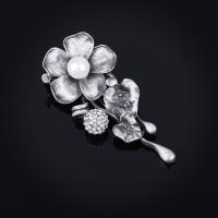 Plástico Broche Perla, aleación de zinc, con Perlas de plástico ABS, Flor, chapado en color de plata antigua, para mujer & con diamantes de imitación, libre de plomo & cadmio, 95x40mm, Vendido por UD