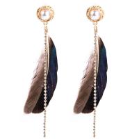 Fashion Feather Earring Zinc Alloy with Resin Pearl & Feather brass post pin gold color plated for woman & with rhinestone nickel lead & cadmium free Sold By Pair