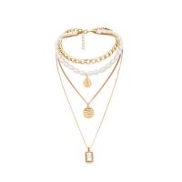 aleación de zinc collar, con Perlas plásticas, chapado en color dorado, multicapa & para mujer, dorado, Vendido para 19.6 Inch Sarta