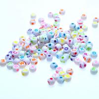 Perles acrylique alphabet, moulage par injection, envoyé au hasard, couleurs mélangées, 5x7mm, Trou:Environ 1mm, Environ 6200PC/kg, Vendu par kg