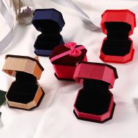 Βελούδο Ring Box, Πλαστική ύλη, με Συρραπτικό ύφασμα, επιχρυσωμένο, Βιώσιμη & Dustproof & διαφορετικά στυλ για την επιλογή, περισσότερα χρώματα για την επιλογή, 68x53x43mm, Sold Με PC