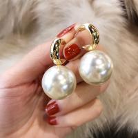 Zinklegierung Ohrringe, mit Kunststoff Perlen, Modeschmuck, goldfarben, verkauft von Paar