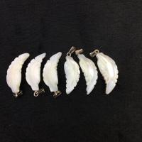 Ciondoli naturali di conchiglia bianca, bianco conchiglia, with in lega di zinco cauzione, Foglia, lucido, DIY, bianco, 9x28mm, Venduto da PC