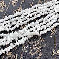 Perles en marbre naturel, marbre teint, Irrégulière, poli, DIY, blanc, 3-5mm, Vendu par 32 pouce brin