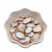 Sladkovodní Pearl Přívěsky, s Zinek, barva pozlacený, módní šperky, bílý, 12-20mm, 5PC/Bag, Prodáno By Bag