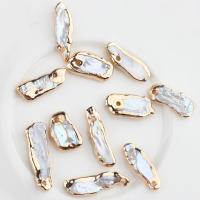 Sladkovodní Pearl Přívěsky, s Mosaz, barva pozlacený, módní šperky & DIY, bílý,  11*7mm-20*5mm, Prodáno By PC