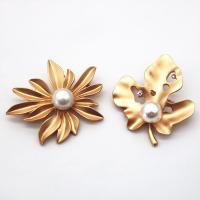 Plastic Pearl Brooch Zinc Alloy with Plastic Pearl stoving varnish & for woman nickel lead & cadmium free Sold By Lot