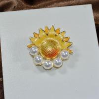 Plastic Pearl Brooch Zinc Alloy with Plastic Pearl gold color plated stoving varnish & for woman nickel lead & cadmium free Sold By Lot
