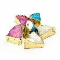 agate quartz de glace connecteur, avec laiton, triangle, Placage de couleur d'or, le style Druzy & DIY & boucle de 1/1, plus de couleurs à choisir, 30-35x30-35mm, Vendu par PC
