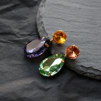 Kolczyk z kryształem górskim, Mosiądz, Platerowane w kolorze złota, dla kobiety & z kamieniem, wielokolorowy, 49mm, sprzedane przez para