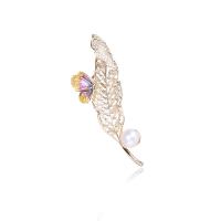 Plastic Pearl Brooch Brass with Plastic Pearl Leaf real gold plated fashion jewelry & micro pave cubic zirconia & for woman nickel lead & cadmium free Sold By PC