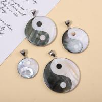 Shell Pendants Black Shell with White Shell & Zinc Alloy Round silver color plated DIY mixed colors Sold By PC