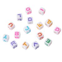 Grânulos acrílicos de alfabeto, acrilico, Quadrado, DIY & Varios pares a sua escolha & esmalte, Mais cores pare escolha, 7x7x7mm, vendido por Bag
