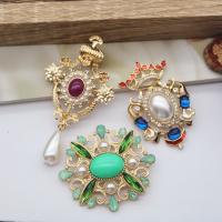 Rhinestone Brooch Zinc Alloy with Resin & Plastic Pearl gold color plated & for woman & with rhinestone nickel lead & cadmium free Sold By PC
