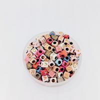 Perles acrylique alphabet, Carré, Placage, DIY, couleurs mélangées, 6x6mm, Trou:Environ 3.2mm, Environ 3000PC/sac, Vendu par sac