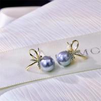 perles Akoya cultivées boucle d oreille dormeuse, avec laiton, Placage de couleur d'or, bijoux de mode & pour femme & avec strass, 7-8mm, Vendu par paire