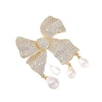 Fashion Brooch Jewelry Brass with Shell Pearl Bowknot Vacuum Ion Plating micro pave cubic zirconia golden nickel lead & cadmium free Sold By PC