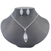 Zestawy biżuterii Rhinestone, kolczyk & naszyjnik, Kryształ górski, ze Mosiądz, Platerowane w kolorze srebra, dla kobiety, 2.5cm,2cm, długość 44 cm, sprzedane przez Ustaw