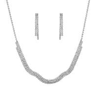 Zestawy biżuterii Rhinestone, kolczyk & naszyjnik, Kryształ górski, ze Mosiądz, Platerowane w kolorze srebra, dla kobiety, 6.3cm,0.4x4cm, długość 48 cm, sprzedane przez Ustaw