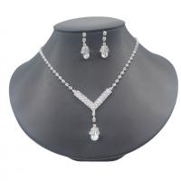 Zestawy biżuterii Rhinestone, kolczyk & naszyjnik, Kryształ górski, ze akrylowe rhinestone & Mosiądz, Platerowane w kolorze srebra, dla kobiety, 27mm, długość 45 cm, sprzedane przez Ustaw
