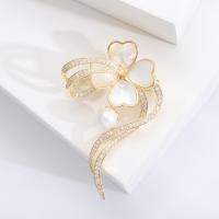 Fashion Brooch Jewelry Brass with Shell & Plastic Pearl Four Leaf Clover gold color plated fashion jewelry & micro pave cubic zirconia & for woman white nickel lead & cadmium free Sold By PC