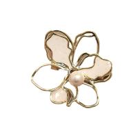 Fashion Brooch Jewelry Brass with Plastic Pearl Flower gold color plated fashion jewelry & for woman & enamel white nickel lead & cadmium free Sold By PC