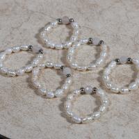 Pierścień z perłami słodkowodnymi, Perła naturalna słodkowodna, ze Stop miedzi & Elastyczny sznur, Platerowane w kolorze srebra, biżuteria moda & dla kobiety, biały, 3-4mm, średnica wewnętrzna:około 18mm, sprzedane przez PC