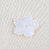 الخرز شل الأبيض الطبيعي, زهرة, ديي, أبيض, 14.20x14x1.40mm, تباع بواسطة PC