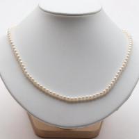 Ronde Gekweekte Zoetwater Parel kralen, DIY, wit, pearl length 4-5mm, Per verkocht Ca 36-38 cm Strand