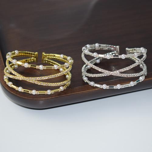 Bijoux de bracelet en alliage de zinc, avec perle de plastique, bijoux de mode & pour femme & avec strass, plus de couleurs à choisir, protéger l'environnement, sans nickel, plomb et cadmium, Diameter: 5.5cm, width: 3cm, Vendu par PC