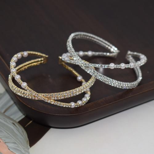 Cink ötvözet Bangle Jewelry, -val Műanyag Pearl, galvanizált, divat ékszerek & különböző stílusokat a választás & a nő & strasszos, több színt a választás, nikkel, ólom és kadmium mentes, Diameter:5.5cm,wide:0.7cm, Által értékesített PC