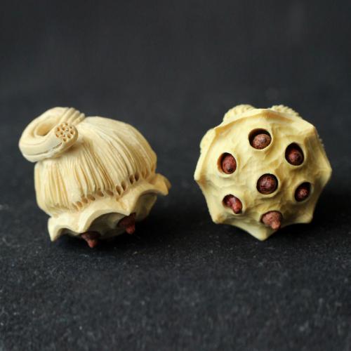 Wood Pendants Boxwood Lotus Seedpod Carved DIY yellow 20mm Sold By PC