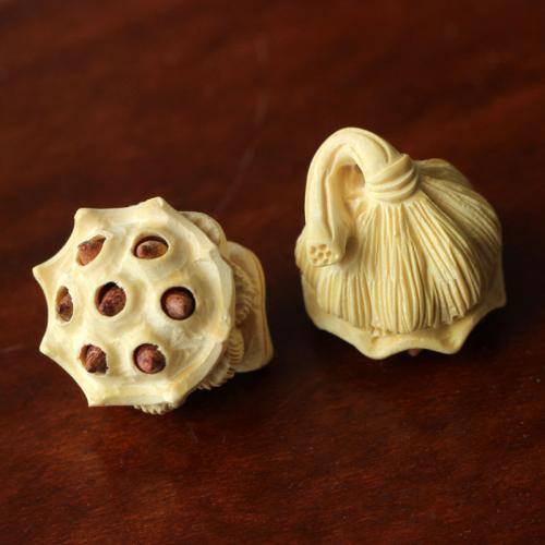 Wood Pendants Boxwood Lotus Seedpod Carved DIY yellow Sold By PC