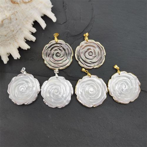 Shell Pendants with Brass plated random style & fashion jewelry & DIY & mixed Sold By PC